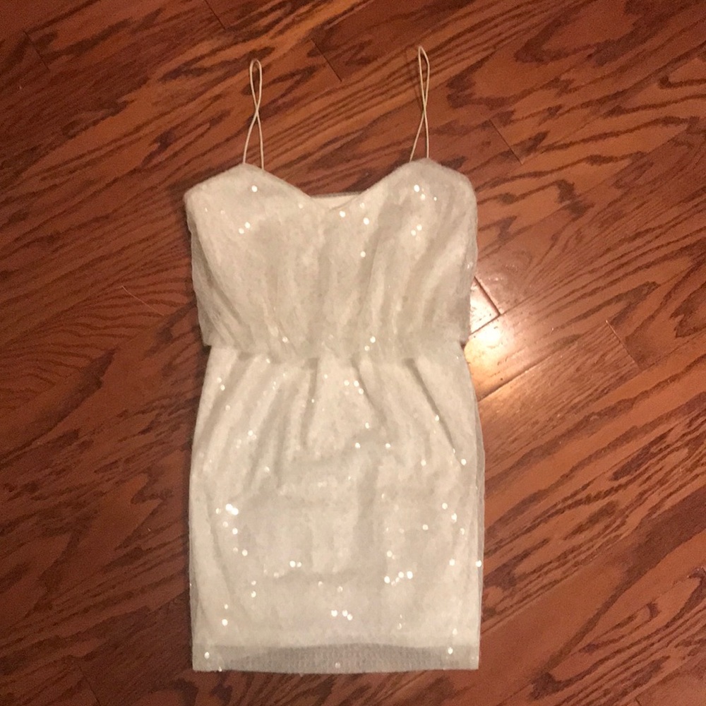 Aidan Mattox white sequins dress. Size 6